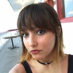 Meet your Posher, Deena